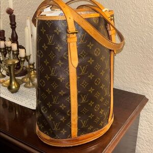 Louis Vuitton authentic LV GM Tote Bucket bag Brown classic Monogram 💎